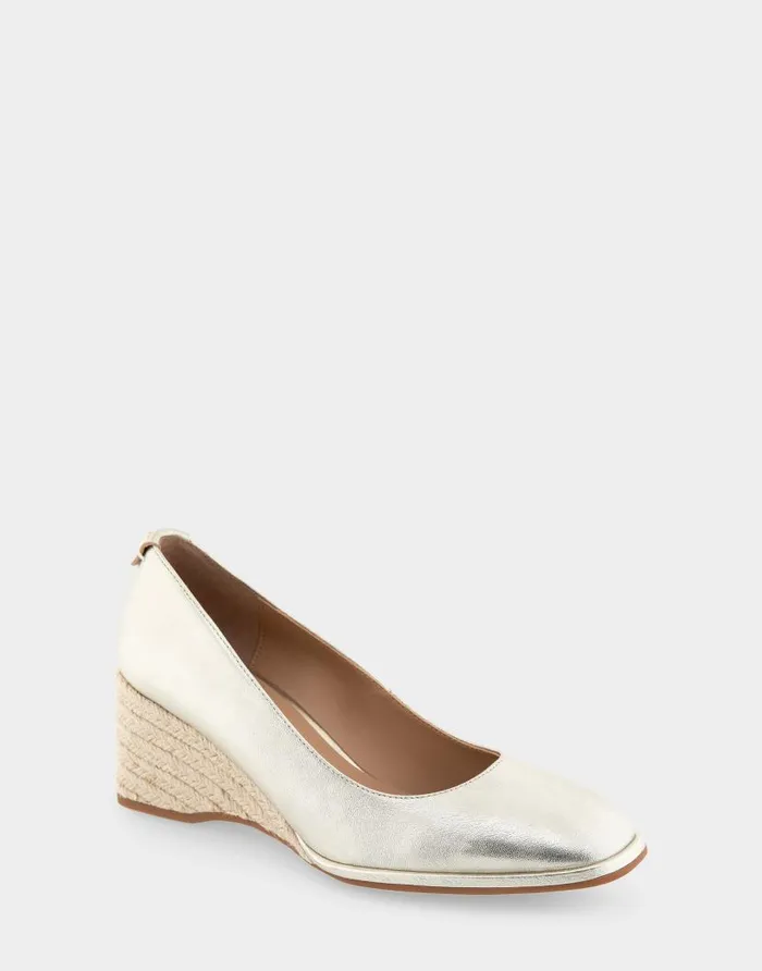 Aerosoles Comfortable Women039s Sculpted Wedge Pump In Soft Gold Leather Soft Gold Leather Women Wedges