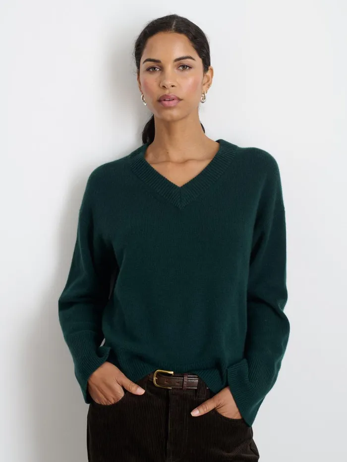 Alex Mill Sweaters Women Rowan VNeck In Cashmere Cypress Green