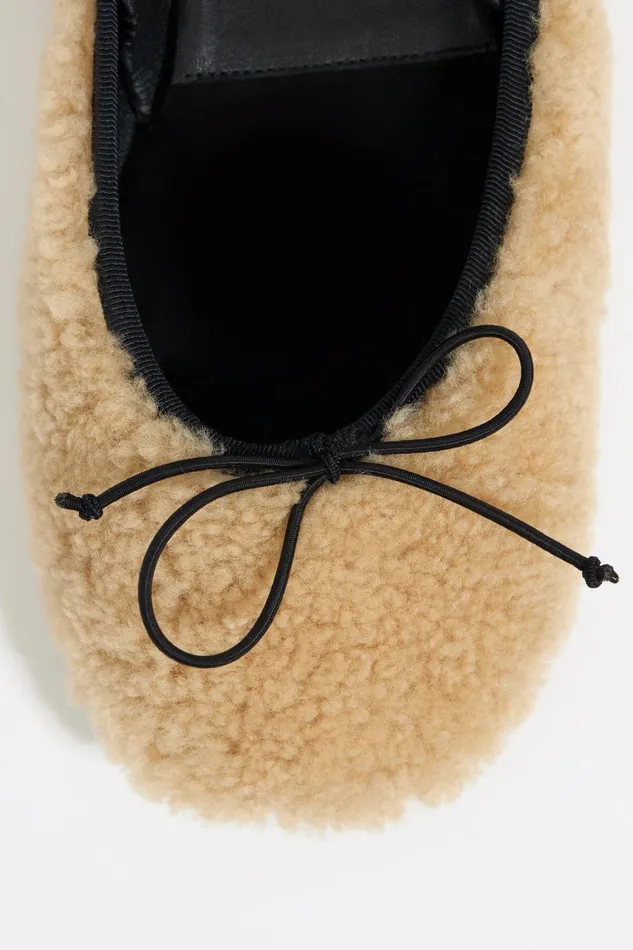 Beige Curly Fur Slingback Ballerina Natural Women Bimba Y Lola Ballerinas Beige Curly Fur Slingback Ballerina Natural Women Bimba Y Lola Ballerinas