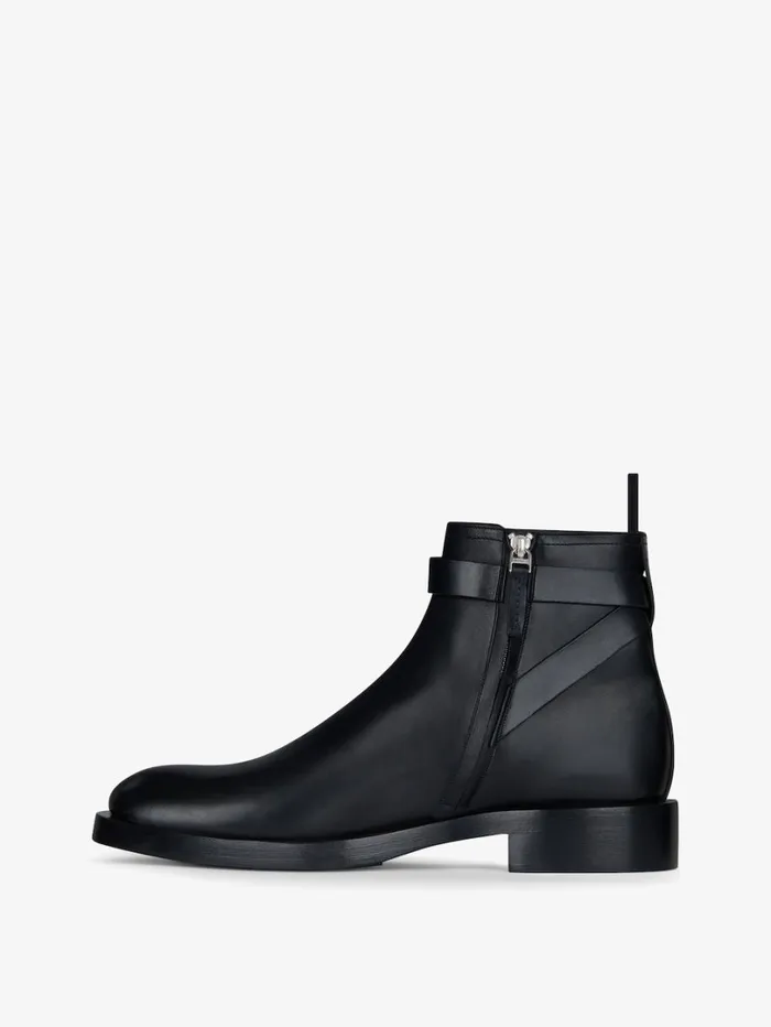Givenchy Lock Ankle Boots In Leather Black Men Boots and Loafers Givenchy Lock Ankle Boots In Leather Black Men Boots and Loafers