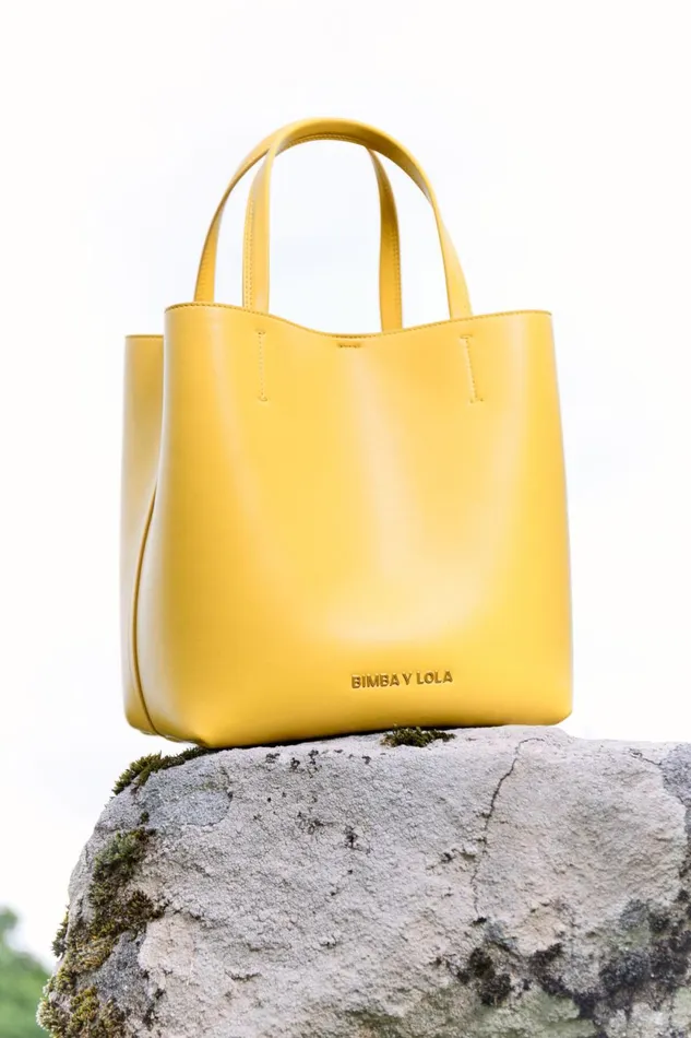 Large Yellow Leather Chihuahua Bag Yellow Women Bimba Y Lola Shoulder Bags