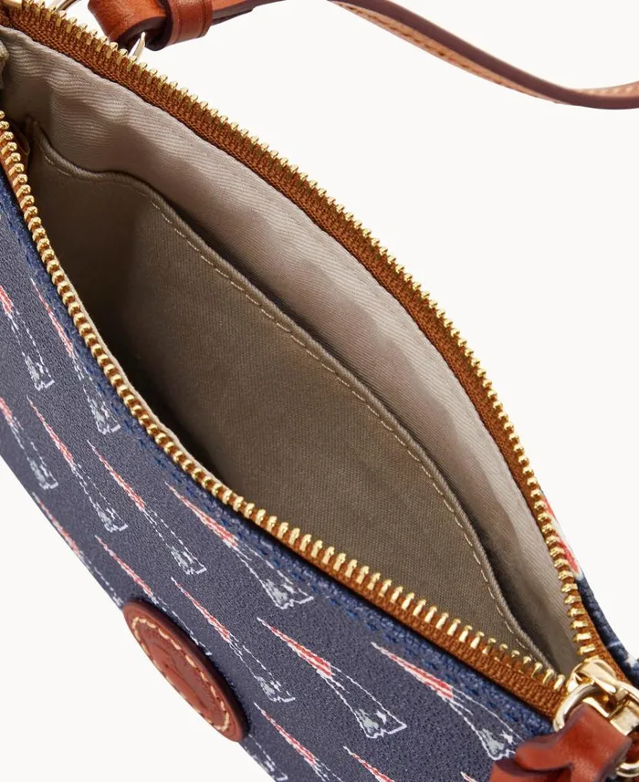 NFL Patriots Top Zip Crossbody Patriots Woman Dooney and Bourke Crossbodies NFL Patriots Top Zip Crossbody Patriots Woman Dooney and Bourke Crossbodies
