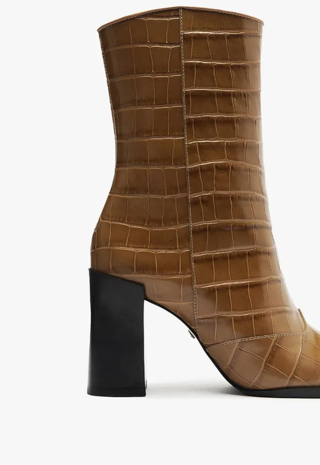 Raffaela Bootie Light Brown Women Schutz Shoes Booties Raffaela Bootie Light Brown Women Schutz Shoes Booties
