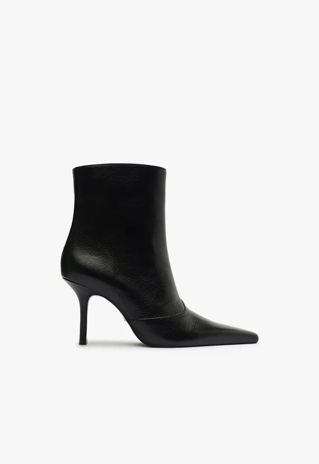 Raffaela Stiletto Bootie Black Women Schutz Shoes Booties