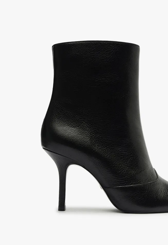 Raffaela Stiletto Bootie Black Women Schutz Shoes Booties