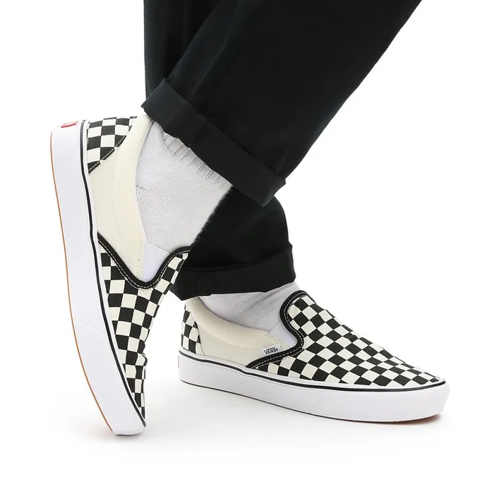 Vans Classics Men Comfycush SlipOn Shoes Black White