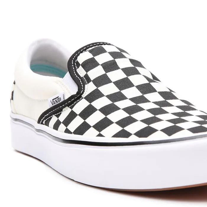 Vans Classics Men Comfycush SlipOn Shoes Black White