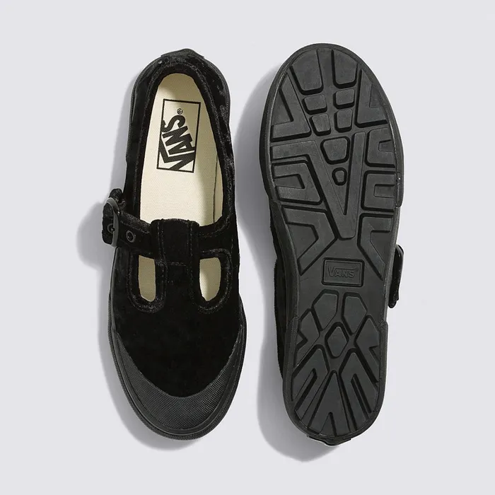 Vans View All Women Style 93 Crushed Velvet Shoes Black