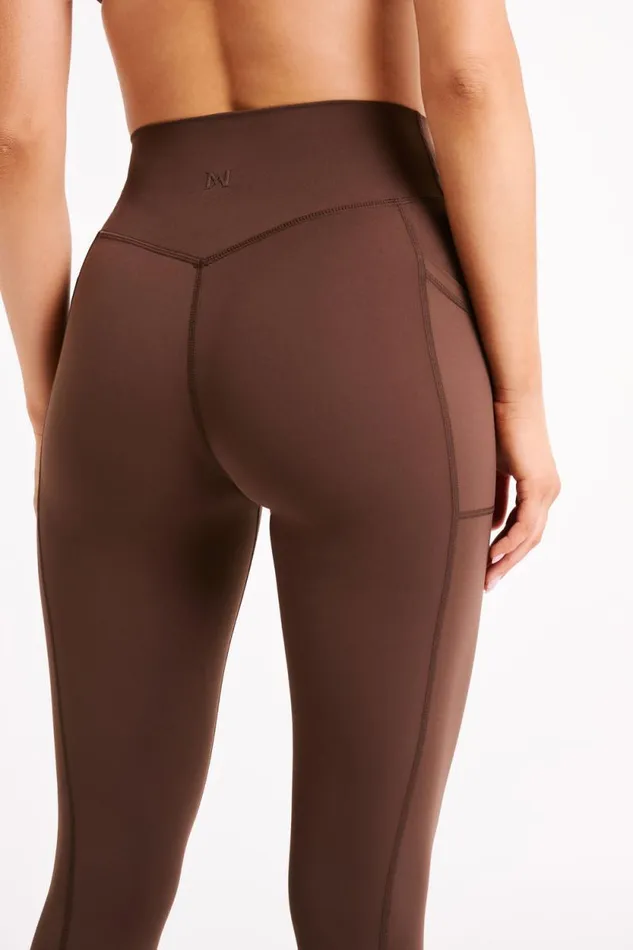 Women Meshki Bottoms Briar V Back Leggings With Pockets 8211 Dark Chocolate